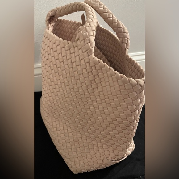 NAGHEDI St. Barths Medium Woven Tote Bag - Picture 15 of 16